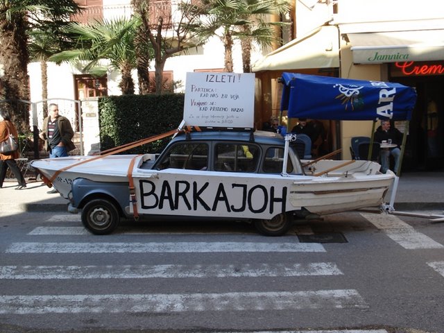 06.jpg - Može brod i ulicom