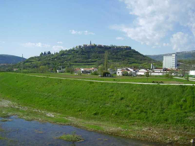 Evo-nas-na-lijevoj-obali-Mirne.JPG