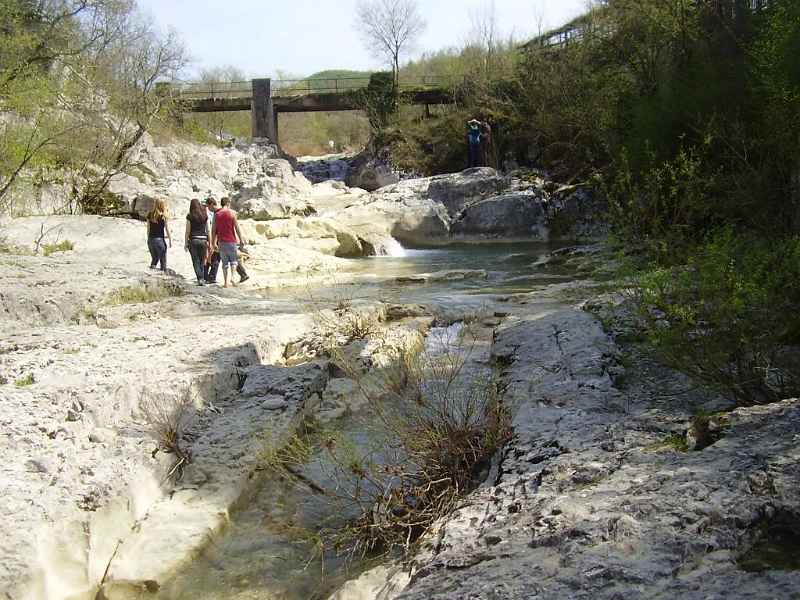 Most-preko-Mirne-u-Kotlima.JPG