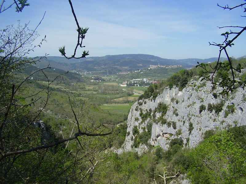 Pogled-unazad-Buzet.JPG