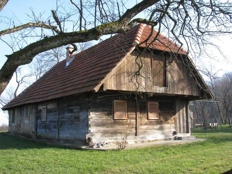 21.jpg - Stara hiža na putu prema Martinščaku