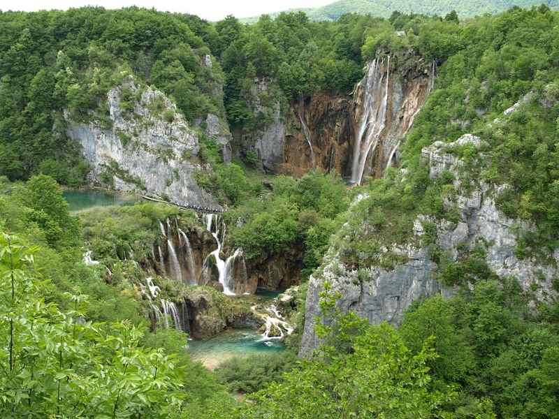 Plitvice-Velik-slap.JPG