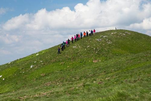 Tuhobić i špilja Vrelo