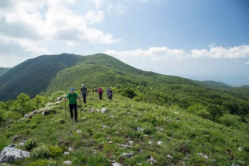Tuhobić i špilja Vrelo
