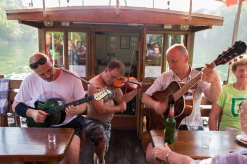 Šetnjom i brodom oko Karlovca